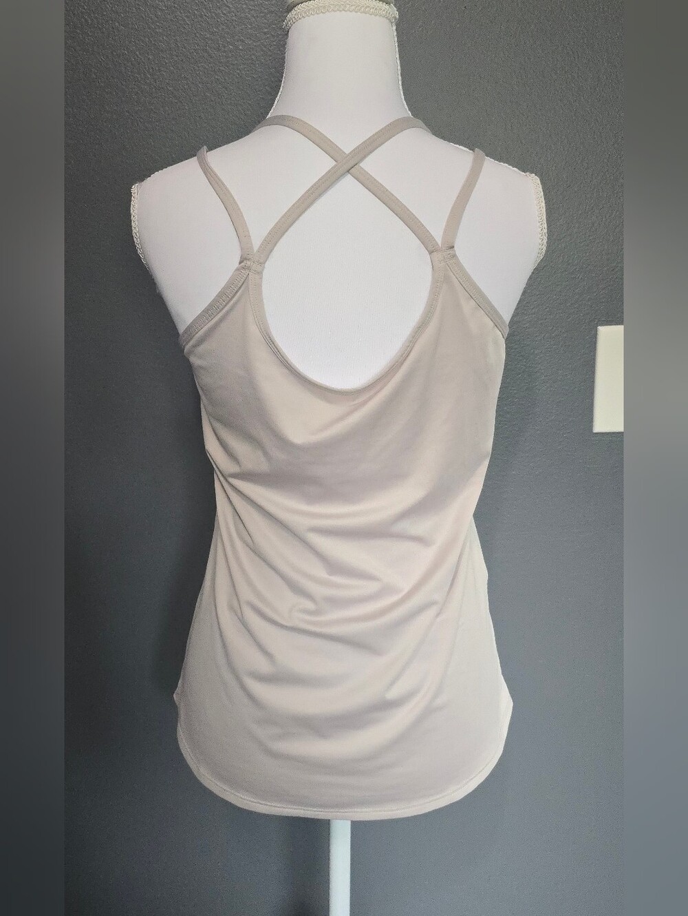 Fabletics Rylie Tank - Picture 2 of 6